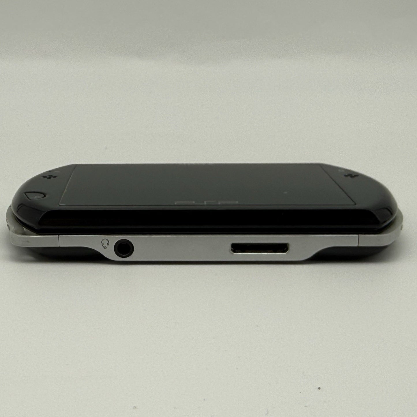 Sony PSP Go Piano Black Handheld Console 128GB w/Charger, New Screen - Tested20