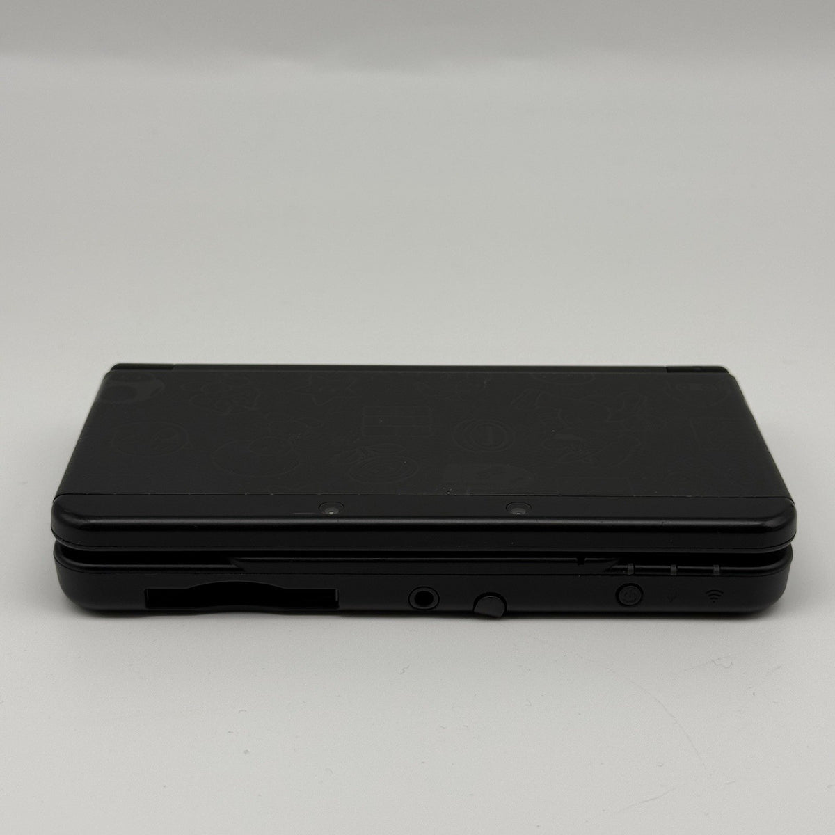“new” Nintendo 3DS Super Mario Black Special Edition Console w/Charger - Tested12